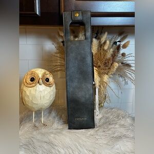 NWT- Frye&CO Vintage Premium Vegan Leather Wine Bag